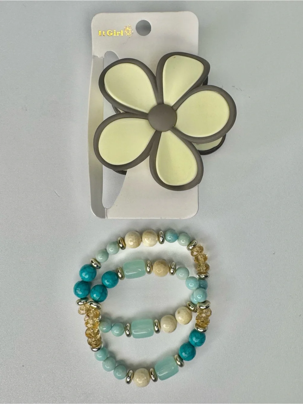 Turquoise stretch bracelet and hair claw clip